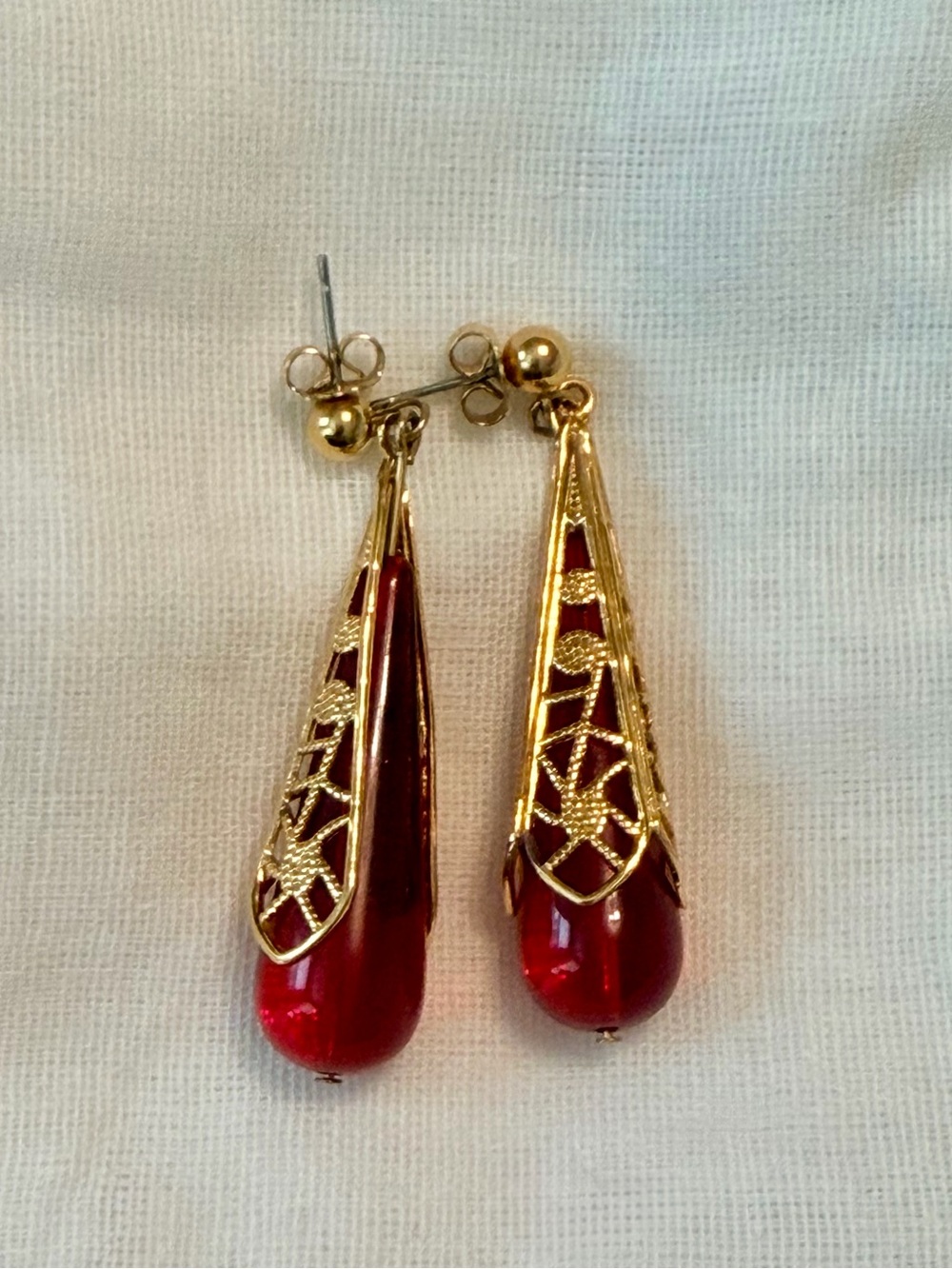 Avon Gold Filigree Red Teardrop Dangle Earrings